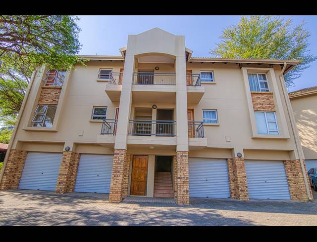 2 BEDROOM APARTMENT SOLD IN BRYANSTON